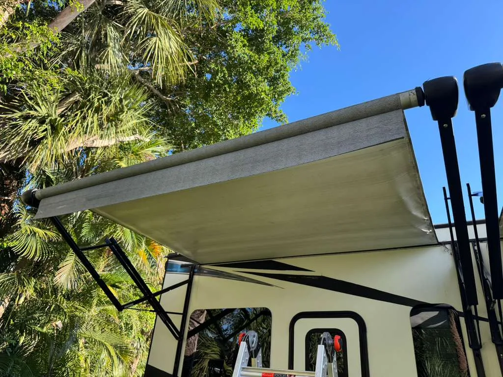 RV awning repair and replacement service
